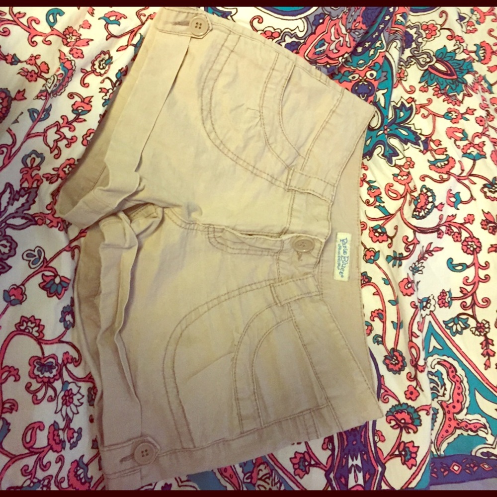 Shorts fit like a size 4 or 6