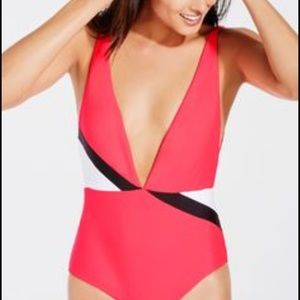 Fabletics Mark Maillot Swimsuit