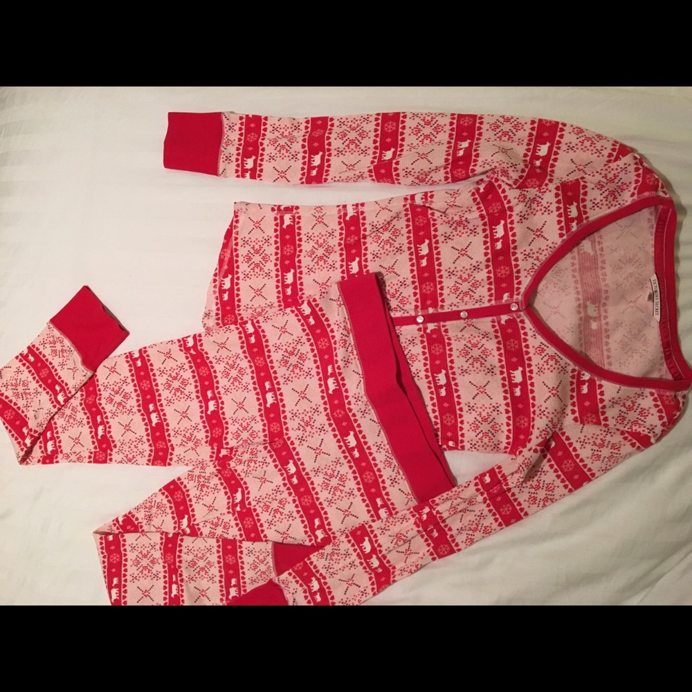 Never worn Victoria's Secret PJs