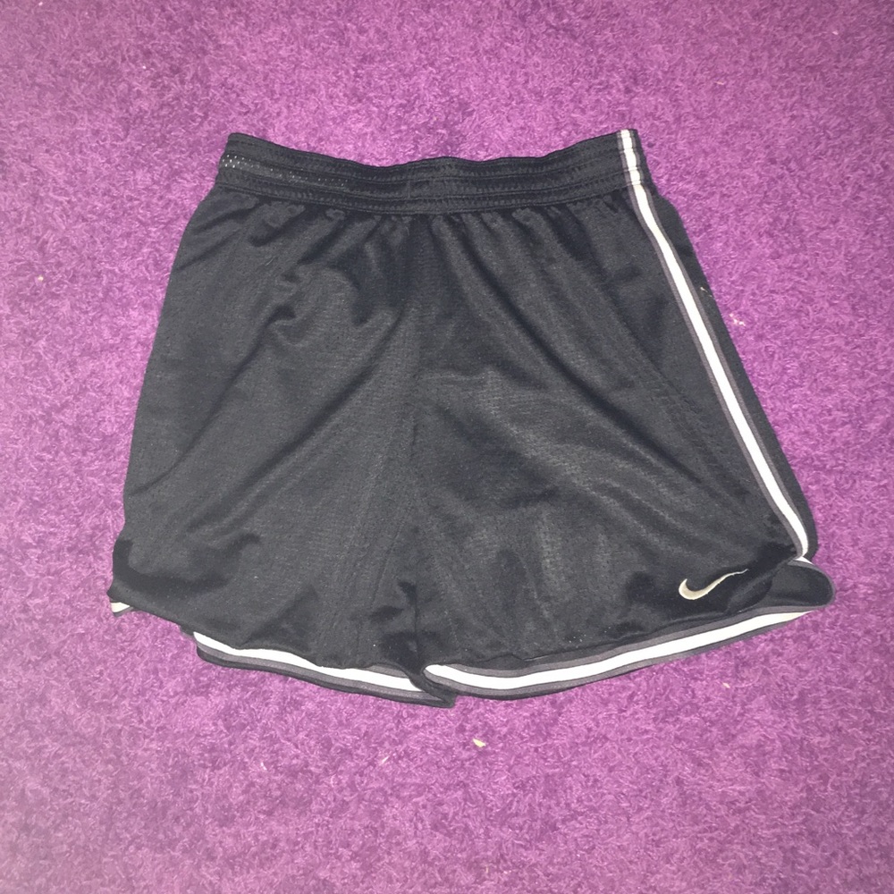 black nike athletic shorts