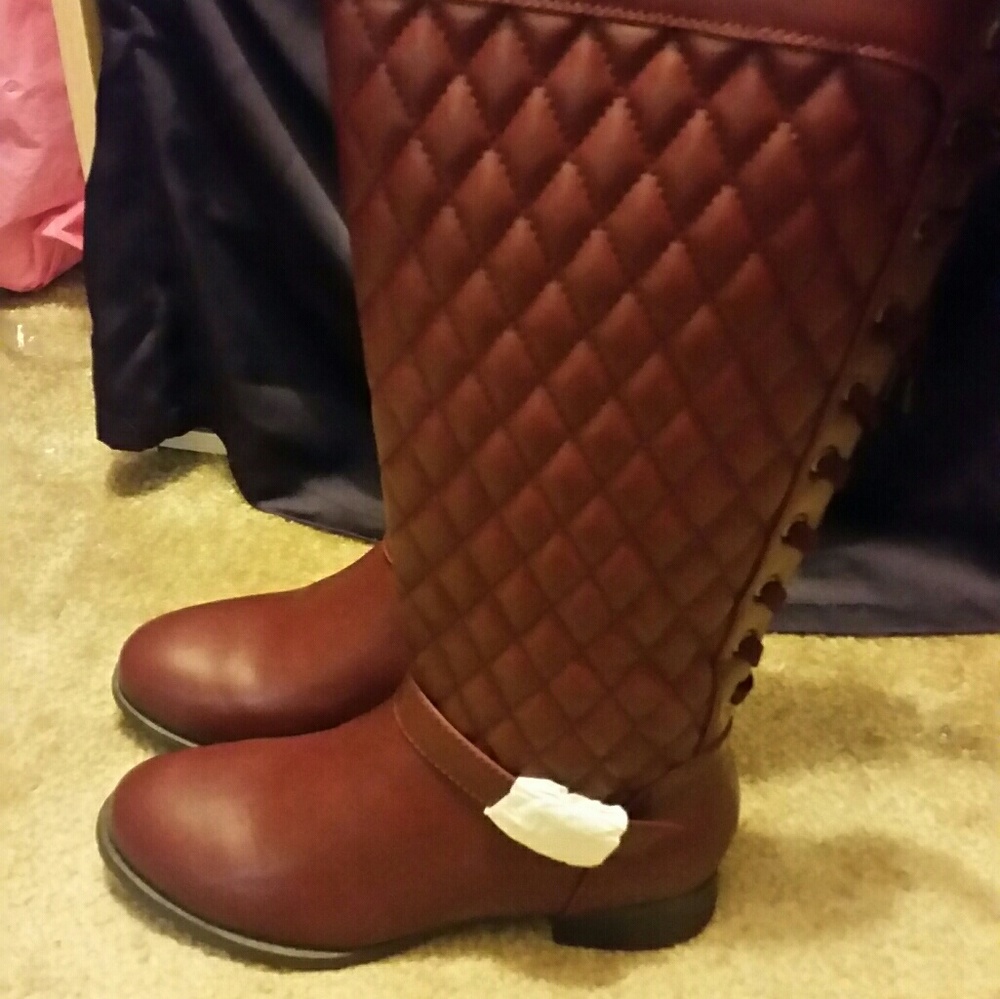 Brown quilted boots