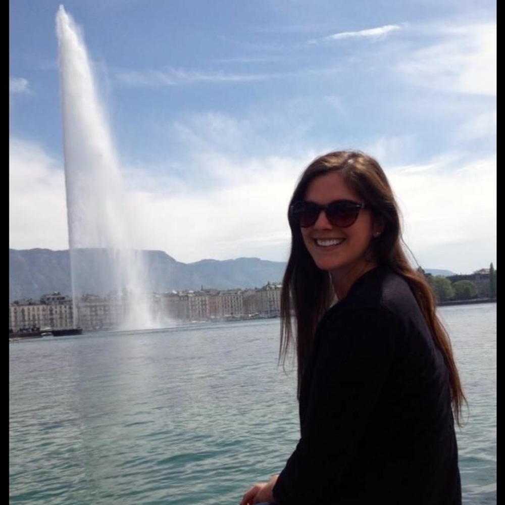 Meet your Posher, Elise