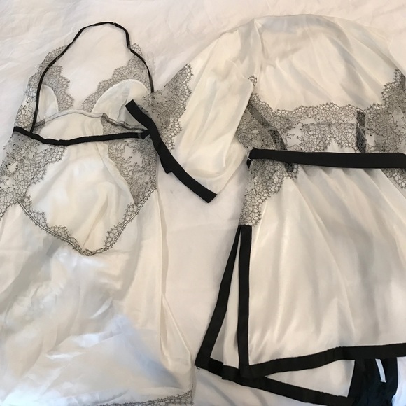 BRAND NEW VICTORIA'S SECRET LINGERIE SET! - Picture 8 of 8