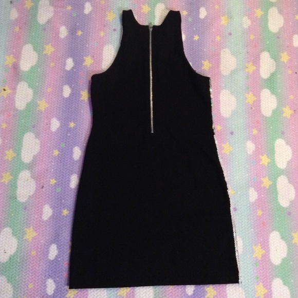 Dresses - DISCOUNT UNIVERSE EYE SEQUIN DRESS SZ L WORN ONCE Dresses - DISCOUNT UNIVERSE EYE SEQUIN DRESS SZ L WORN ONCE