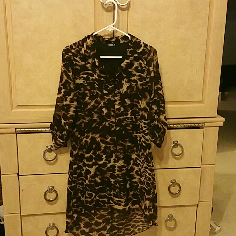 Three-quarter sleeve high low dress