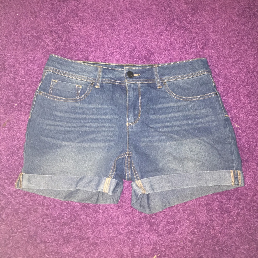 jean shorts!