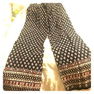 Flowy pants with a pretty summer print