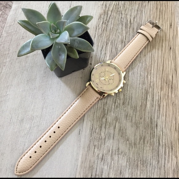 Accessories - • creme watch •