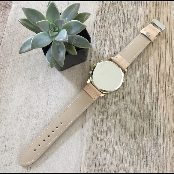 • creme watch • - Picture 2 of 4