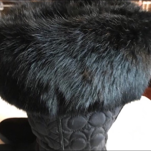Black coach boots with fur on top!! - Picture 3 of 4