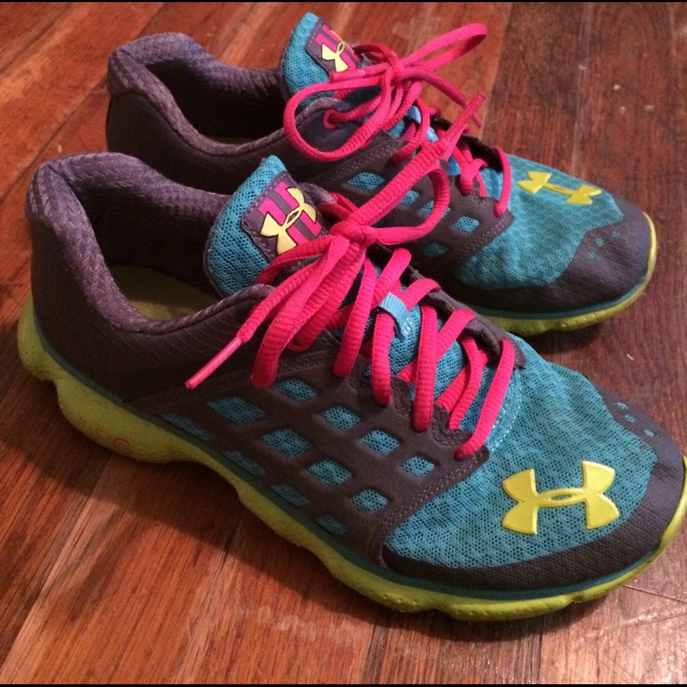 Women's Under Armour Tennis Shoes Size 7.5