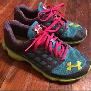 Women's Under Armour Tennis Shoes Size 7.5