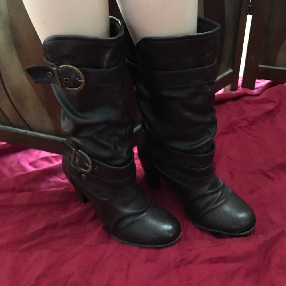 Brown buckled heel boots ‼️