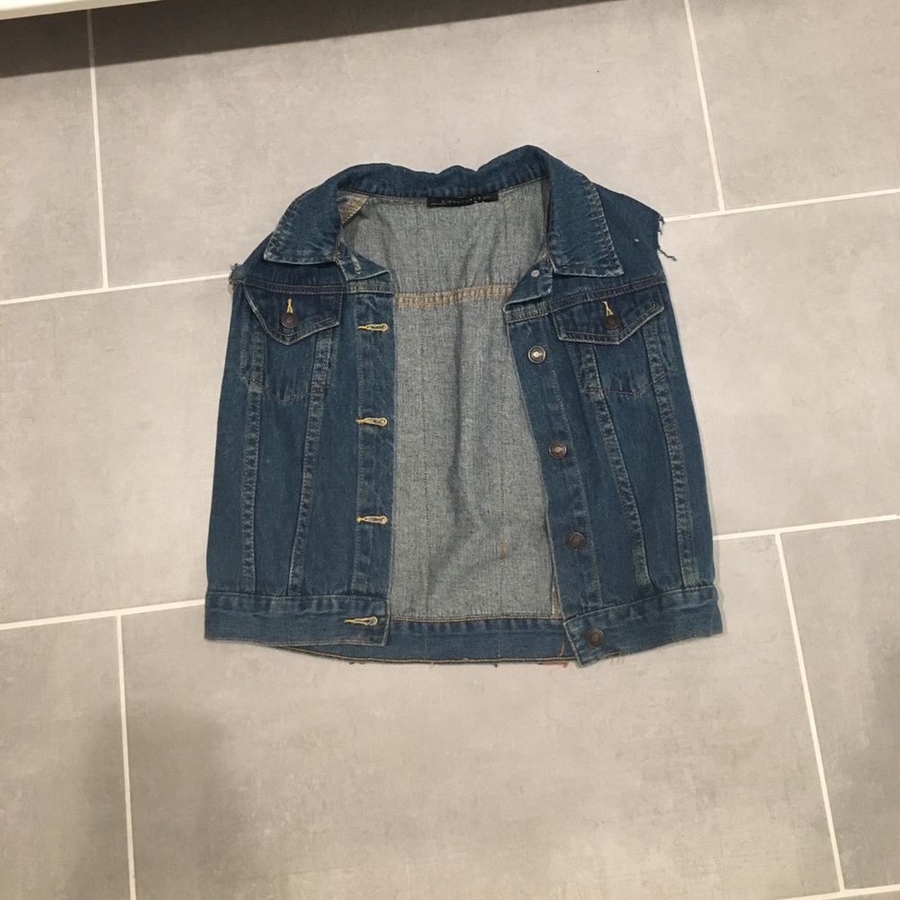 Jean vest with detailed back