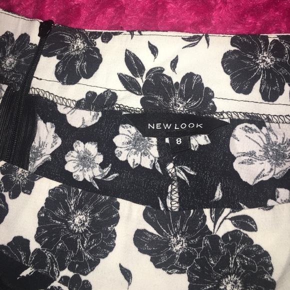 Floral Comfortable New Look Shorts - Picture 3 of 3