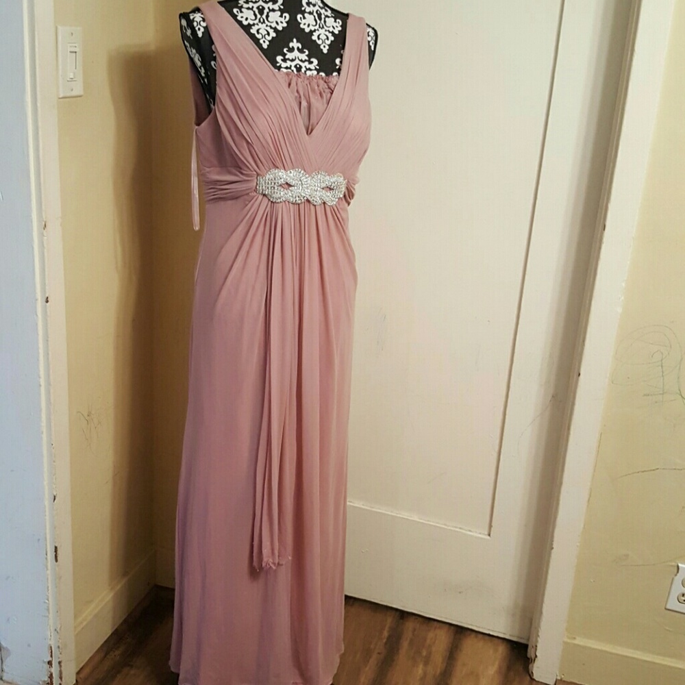ONLY 1 HR SALE Beautiful evening gown.