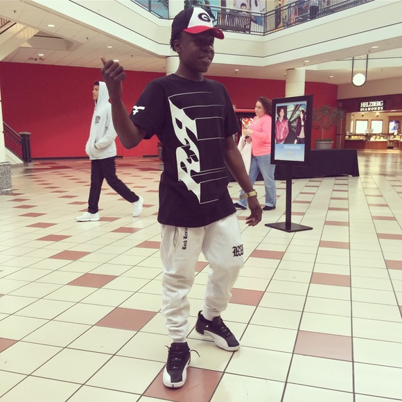 Meet your Posher, Joshua - Picture 1 of 1