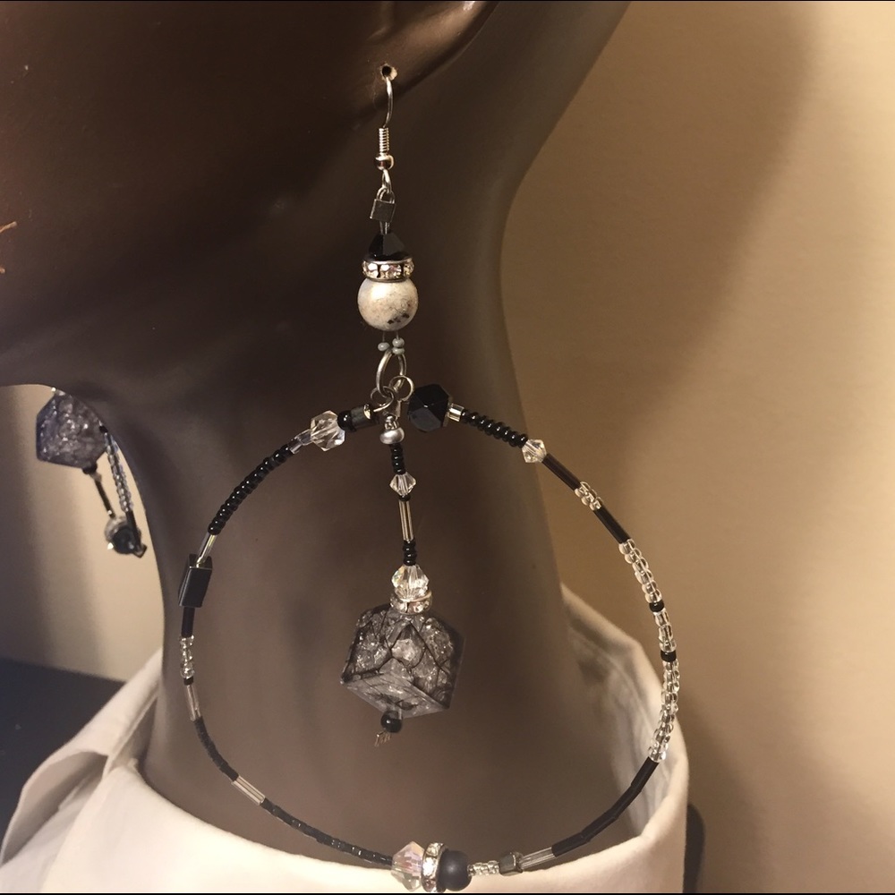 Handmade Jewelry Lightweight and Very different. - Picture 1 of 2