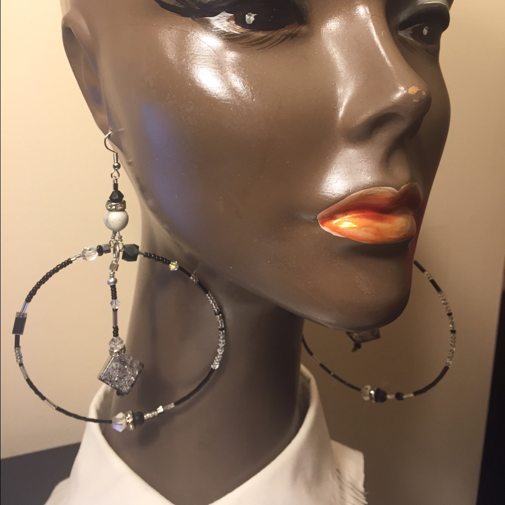 Handmade Jewelry Lightweight and Very different. - Picture 2 of 2