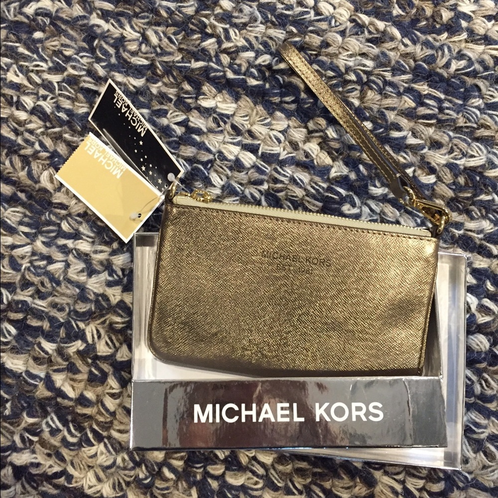 Micheal Kors wristlet