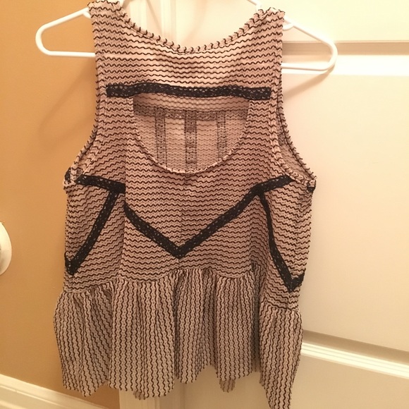 MUST GO: Free People Top - Picture 2 of 3