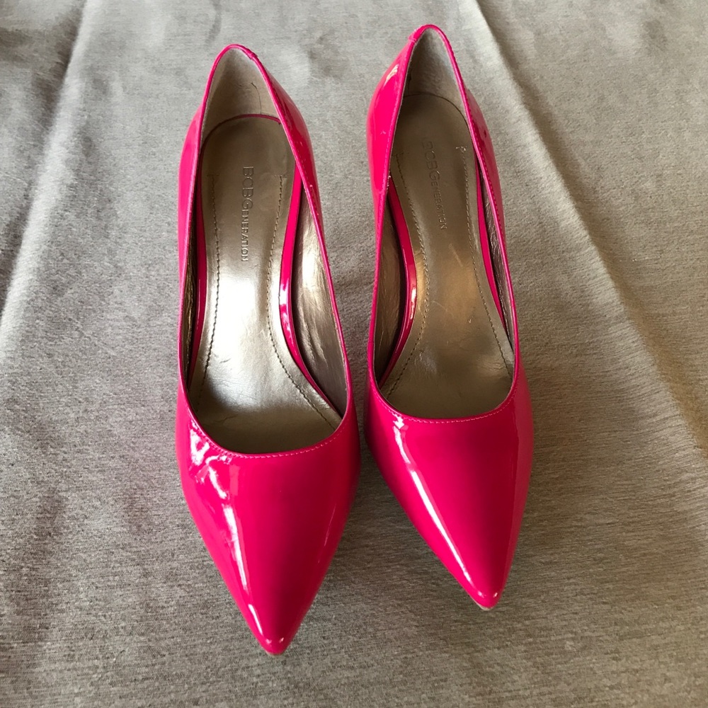 Hot pink BCBG Generation pumps.