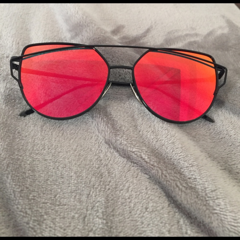 NWOT Red mirror sunglasses - free w/ 2 other items - Picture 2 of 3