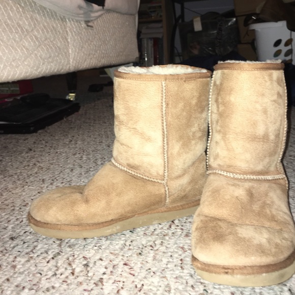UGGS!  - Picture 3 of 8
