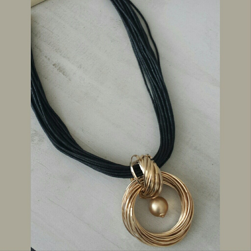 FASHION LAYERED NECKLACE