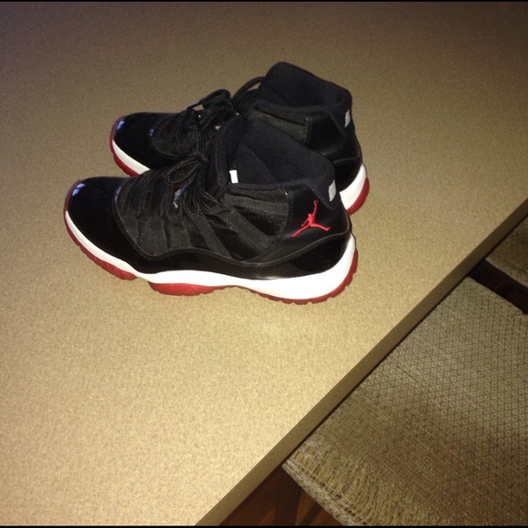 Jordan Bread 11s - Picture 1 of 5