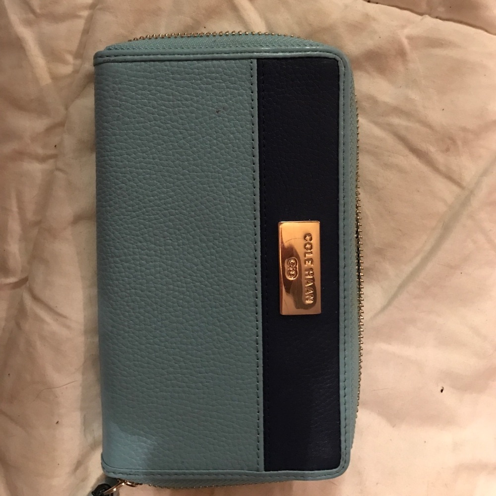 Cole haan leather wristlet dark and light blue