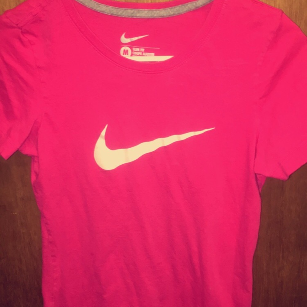 hot pink nike t-shirt