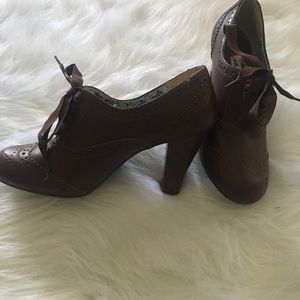 Brown American Eagle booties