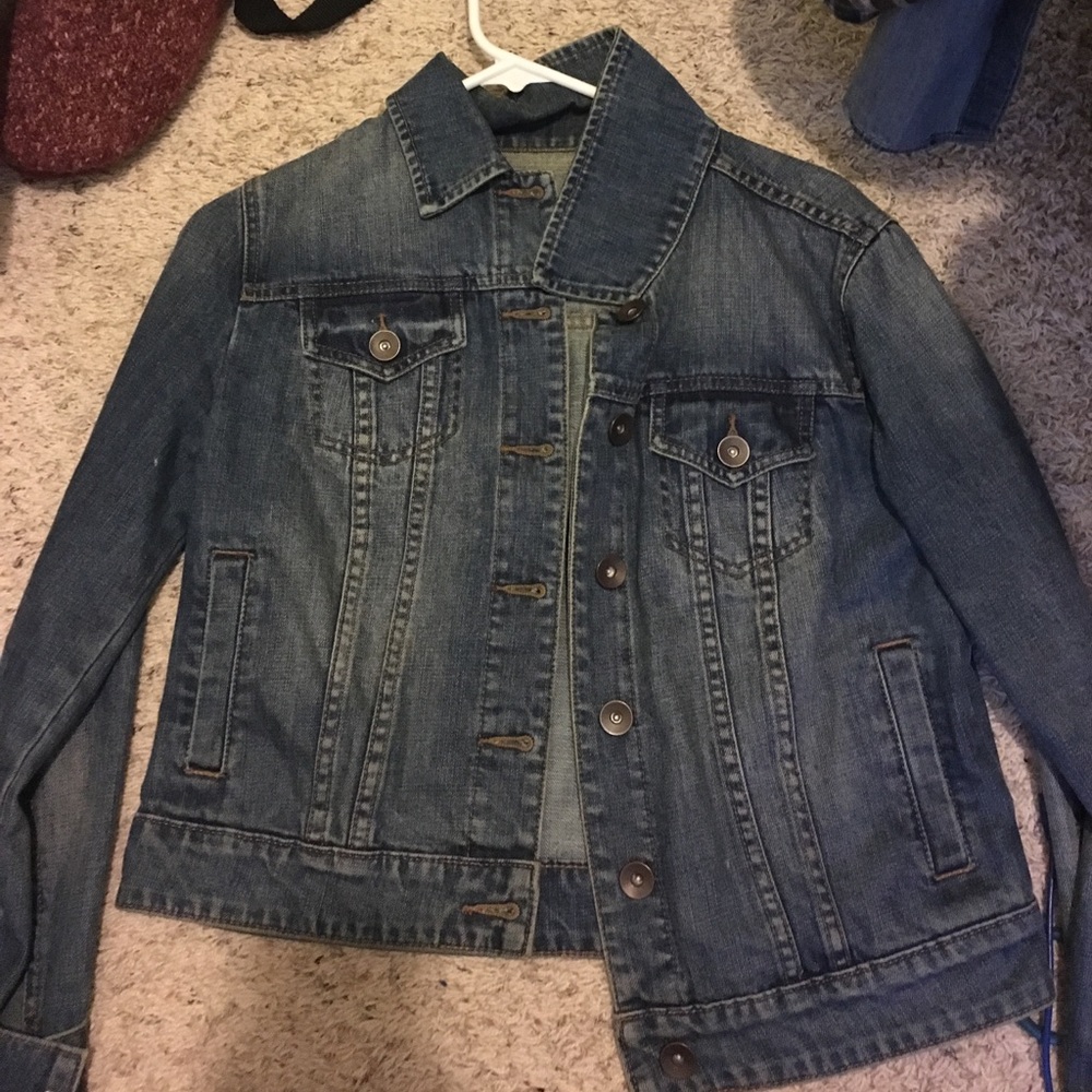 new condition jean jacket!! M