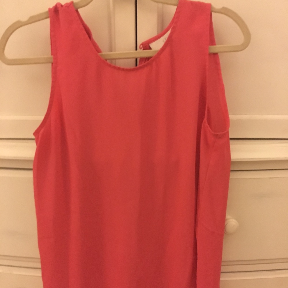 Pink tank