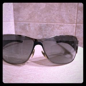 Ladies Gucci sunglasses