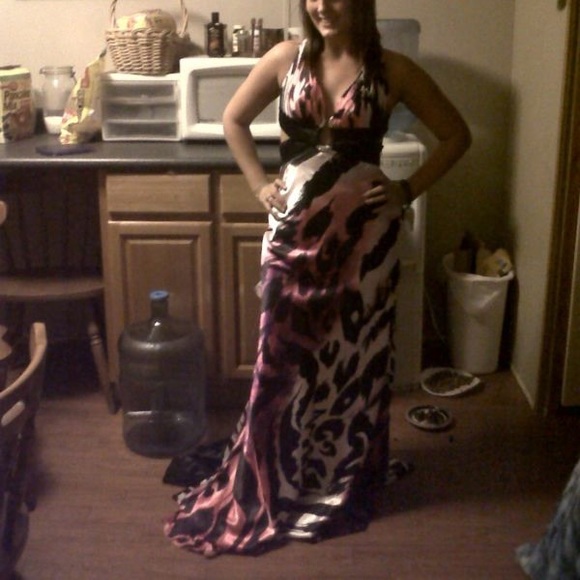 Prom dress satin/silk fancy never worn - Picture 3 of 4