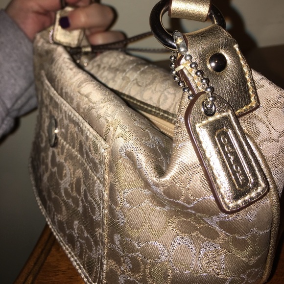 COACH GOLD BAG WITH C PATTERN - Picture 3 of 5