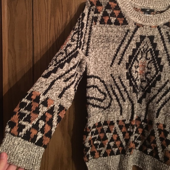 Aztec patterned H&M sweater - Picture 3 of 4