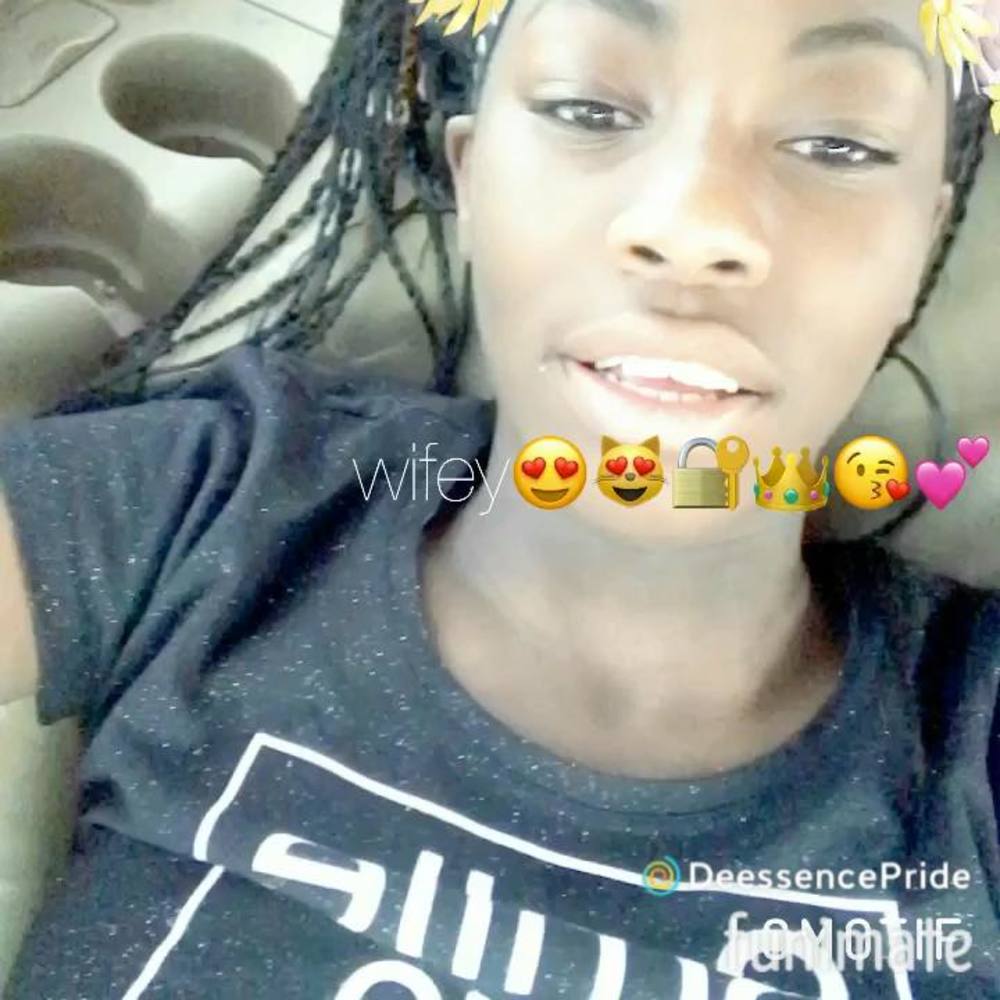 Meet your Posher, Deessence