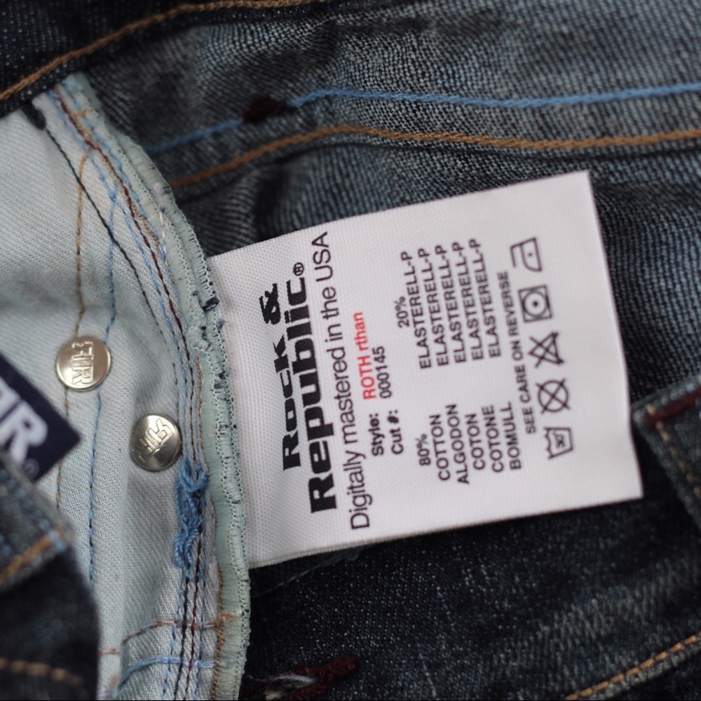 Rock & Republic Roth Flare Jeans - Picture 3 of 7