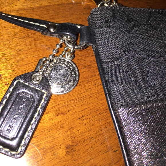 COACH WRISTLET BLACK WITH SPARKLY STRIPE. - Picture 2 of 3