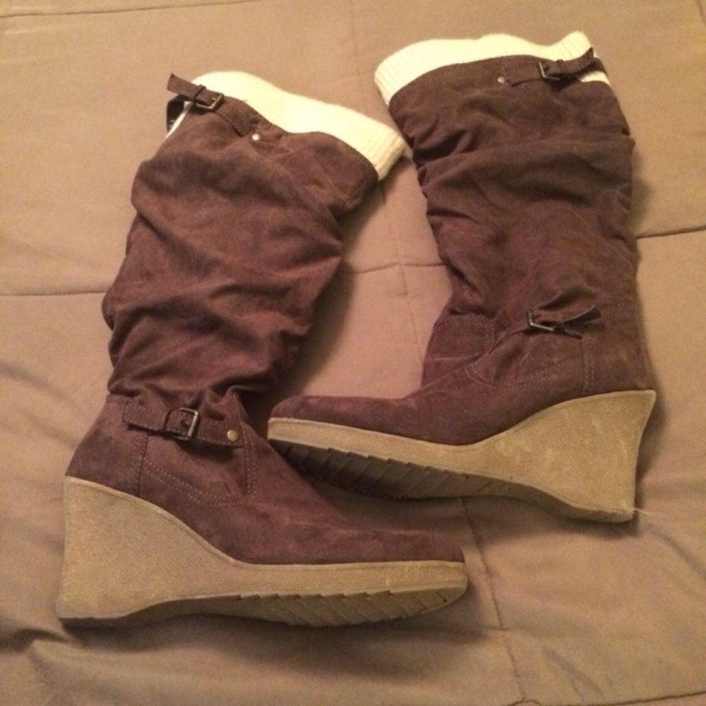 Brown wedge boots