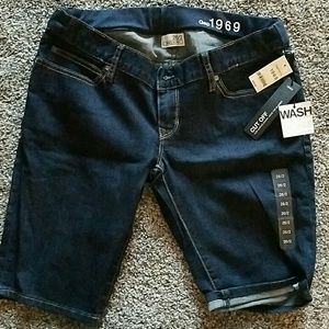 Gap maternity dark jean shorts 26 2 skinny