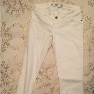 White Abercrombie & Fitch Super Skinny Jeans
