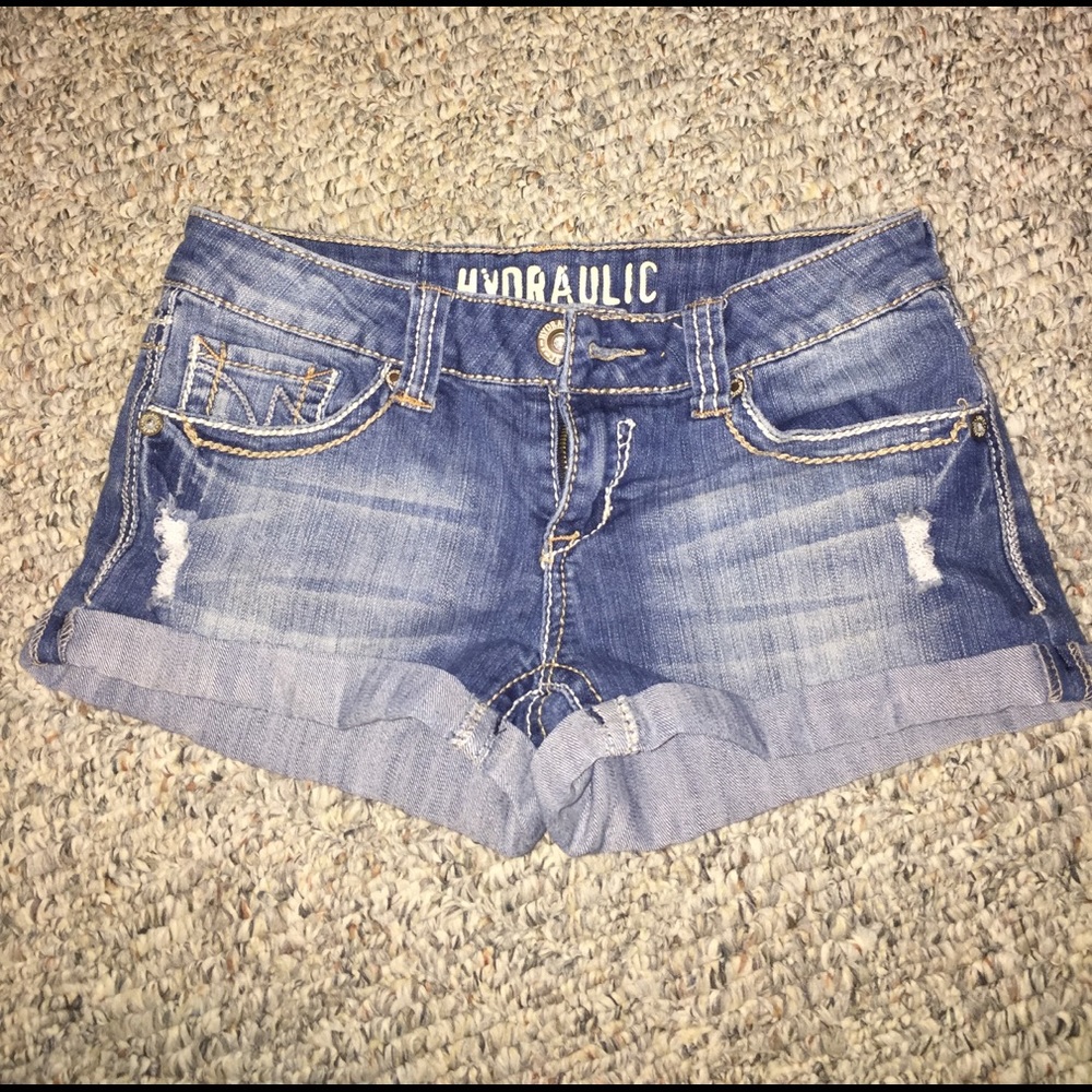 Hydraulic jean short