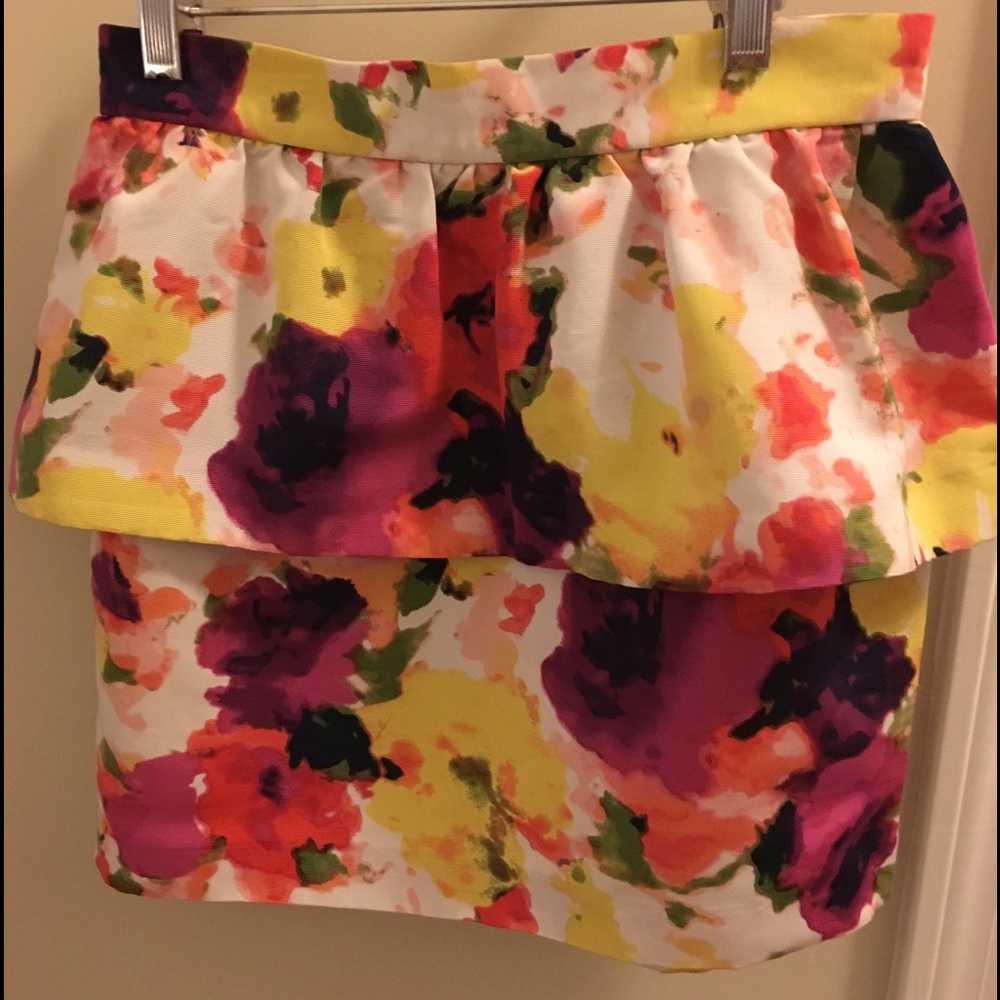Floral high-waisted peplum mini skirt