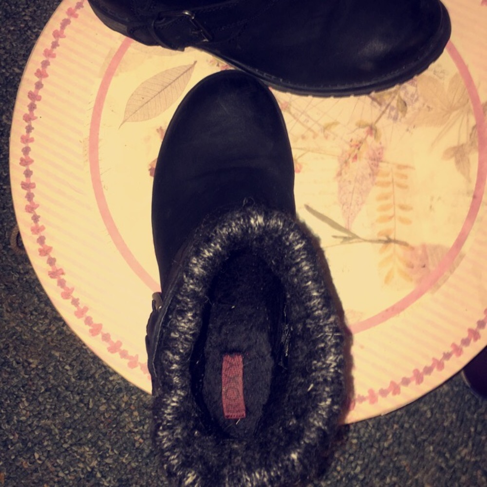 black Roxy combat boots - Picture 2 of 3