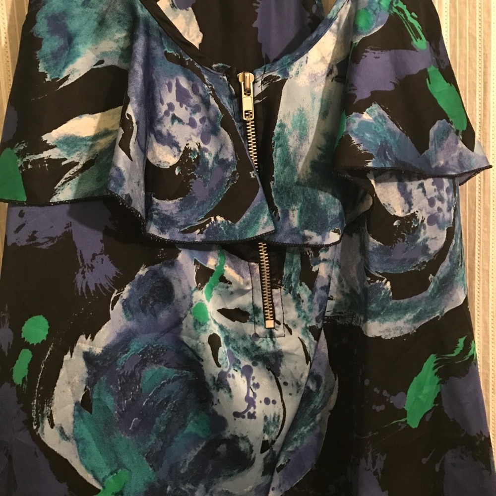 Front Zipper & Ruffle Tank - Picture 2 of 2