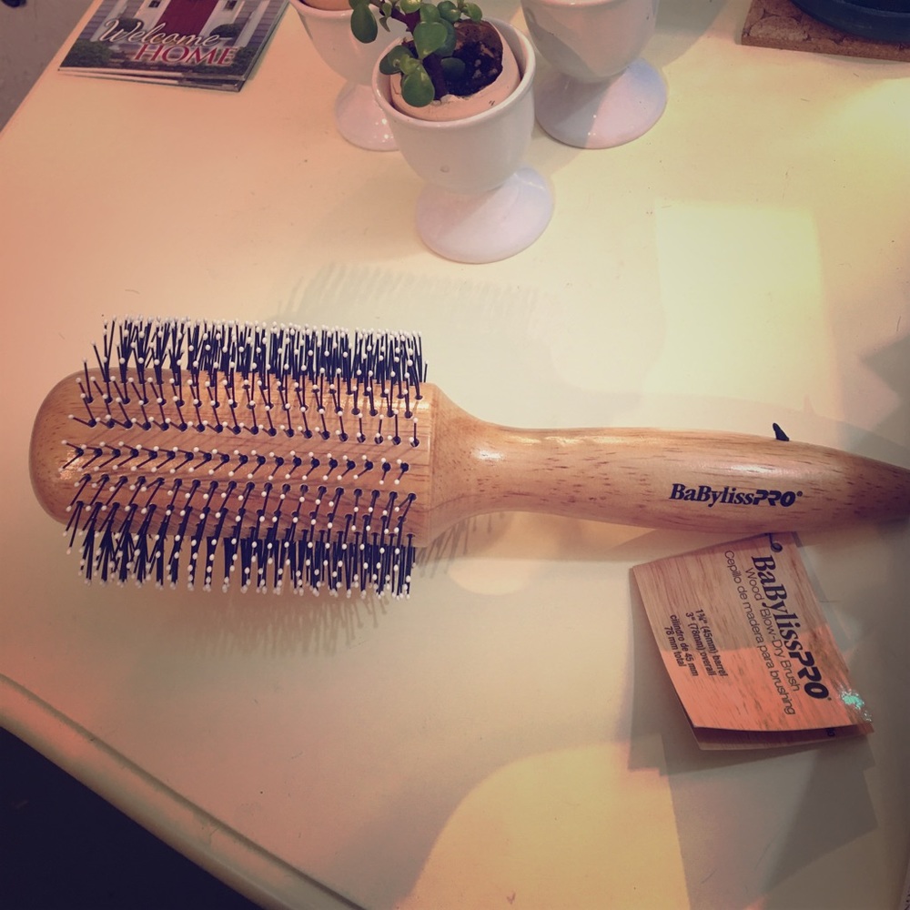 BaBylissPRO Wood Blow-dry Round Brush. NEW!